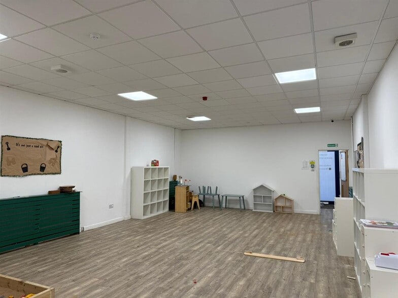 116-123 Pentwyn Baglan Rd, Port Talbot for lease - Interior Photo - Image 2 of 3