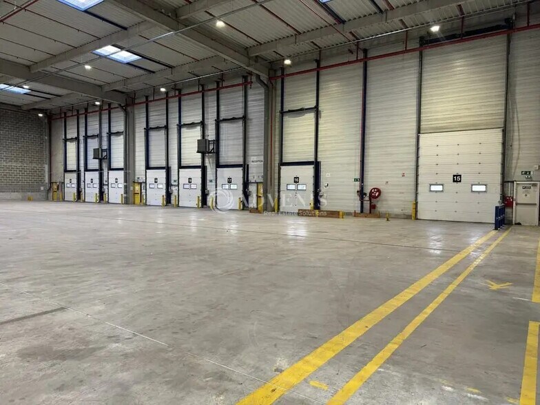 Industrial in Marly-la-Ville for lease - Interior Photo - Image 2 of 11