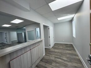 21333 39th Ave, Bayside, NY for lease Interior Photo- Image 1 of 11