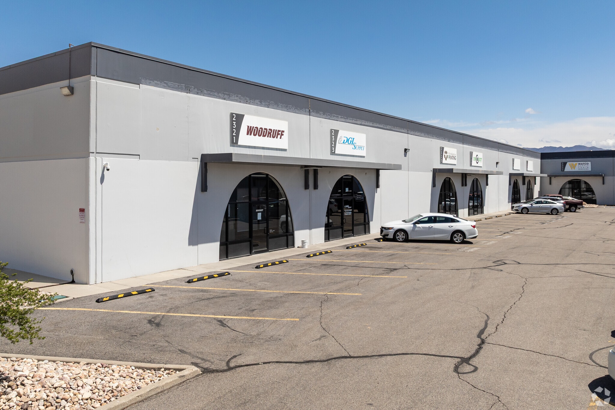 2319-2351 S Decker Lake Blvd, Salt Lake City, UT for lease Primary Photo- Image 1 of 27