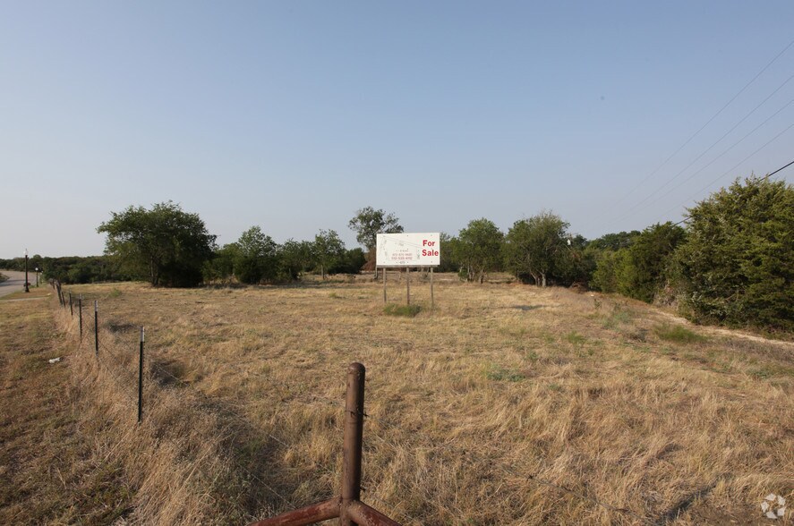1805 W Ennis Ave, Ennis, TX à vendre - Photo du bâtiment - Image 2 de 3