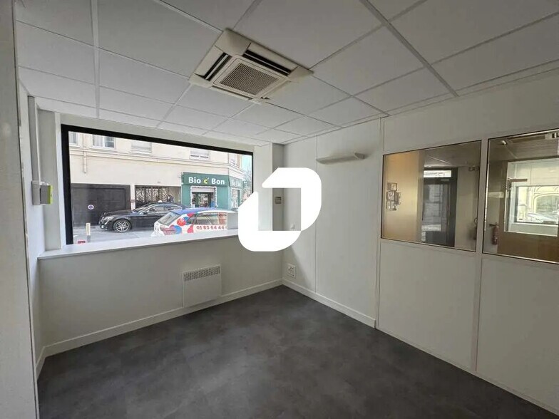 Office in Vanves for lease - Building Photo - Image 2 of 24