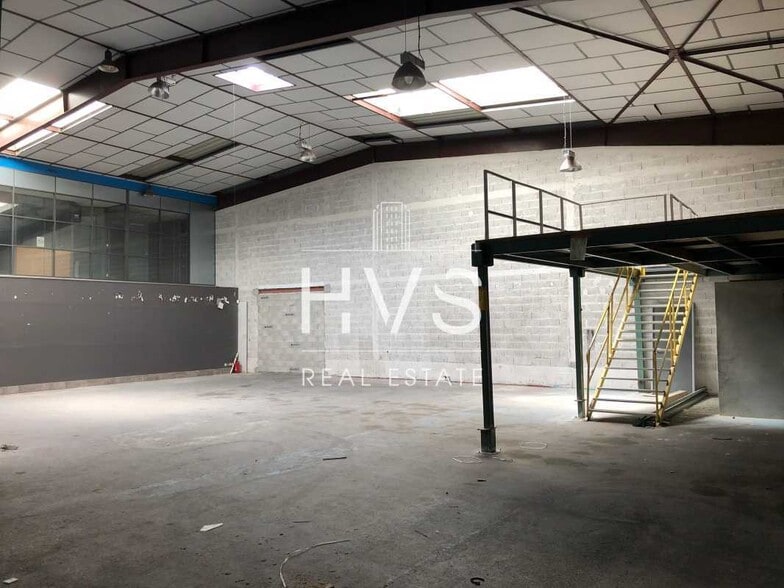 19 Rue De Copenhague, Vitrolles for lease - Interior Photo - Image 3 of 8