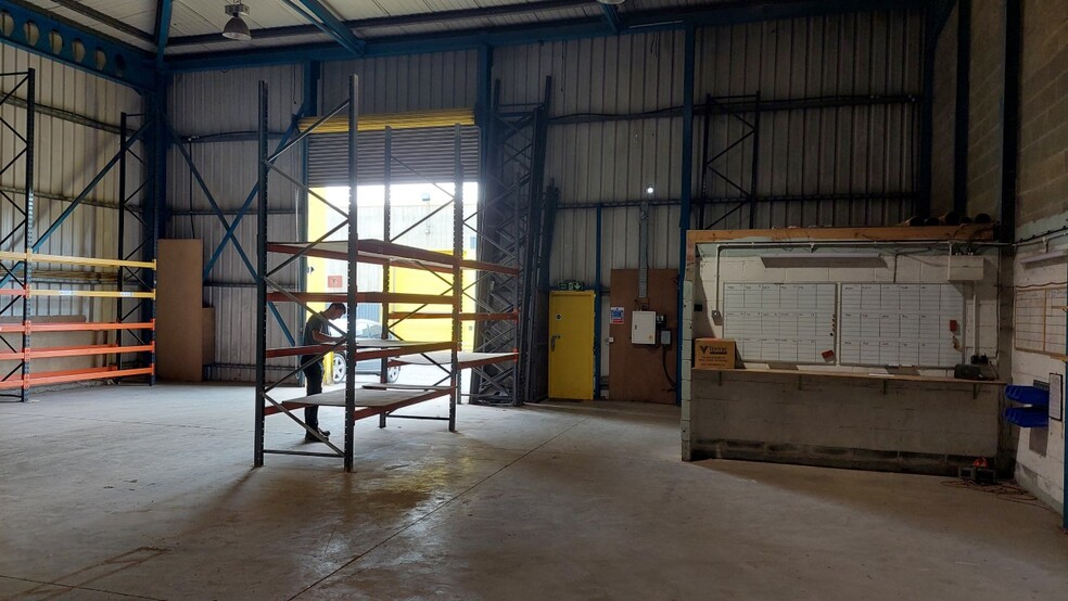 23-25 Withey Ct, Ystrad Mynach for lease - Building Photo - Image 2 of 4