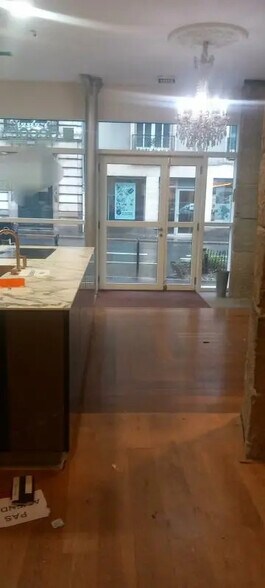 Commerce de détail dans Nantes à louer - Photo du bâtiment - Image 3 de 5