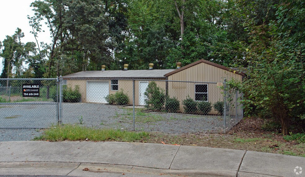 4038 Hartley St, Charlotte, NC à louer - Photo du bâtiment - Image 3 de 9