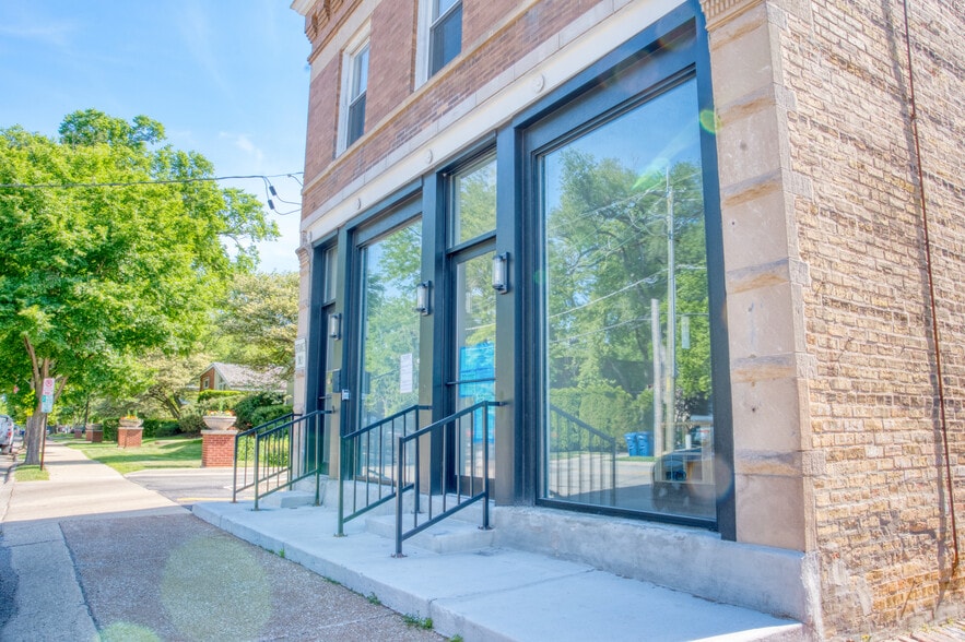 418 Ridge Rd, Wilmette, IL à louer - Photo du bâtiment - Image 2 de 8