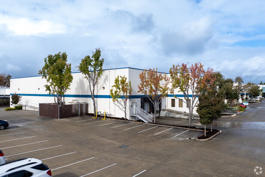 30941 San Clemente St, Hayward, CA à louer - Photo du bâtiment - Image 2 de 3