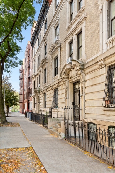 243 New York Ave, Brooklyn, NY for sale - Building Photo - Image 3 of 6