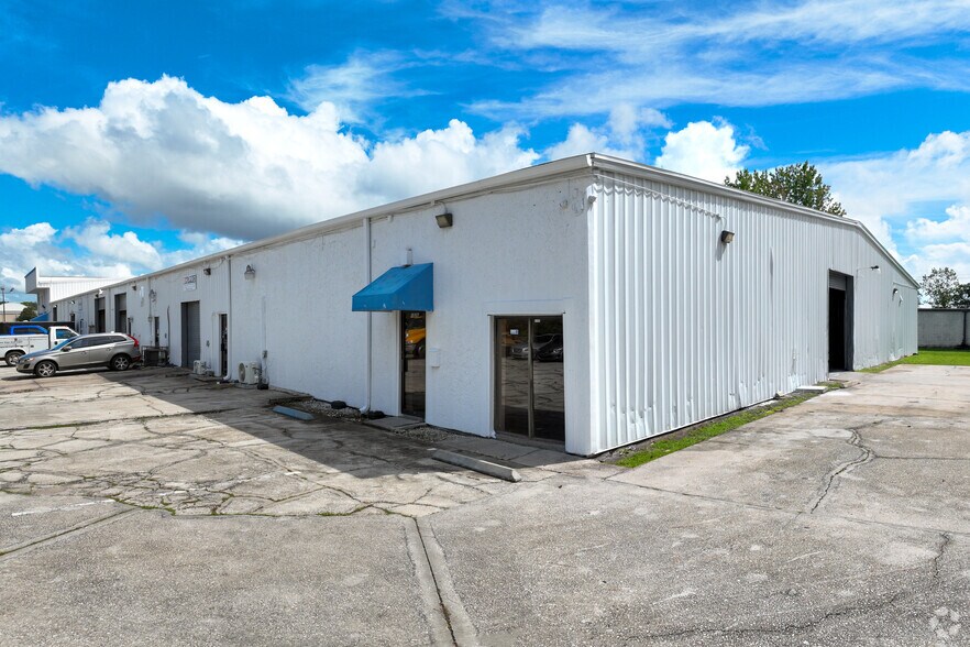 1000-1026 Savage Ct, Longwood, FL à louer - Photo du bâtiment - Image 3 de 19