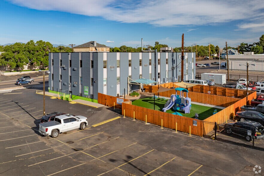 150 Sheridan Blvd, Denver, CO à louer - Photo du bâtiment - Image 3 de 24