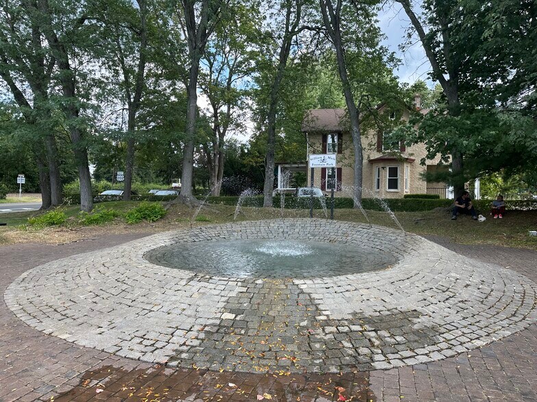 198 Orange Ave, Suffern, NY à louer - Photo du bâtiment - Image 2 de 3