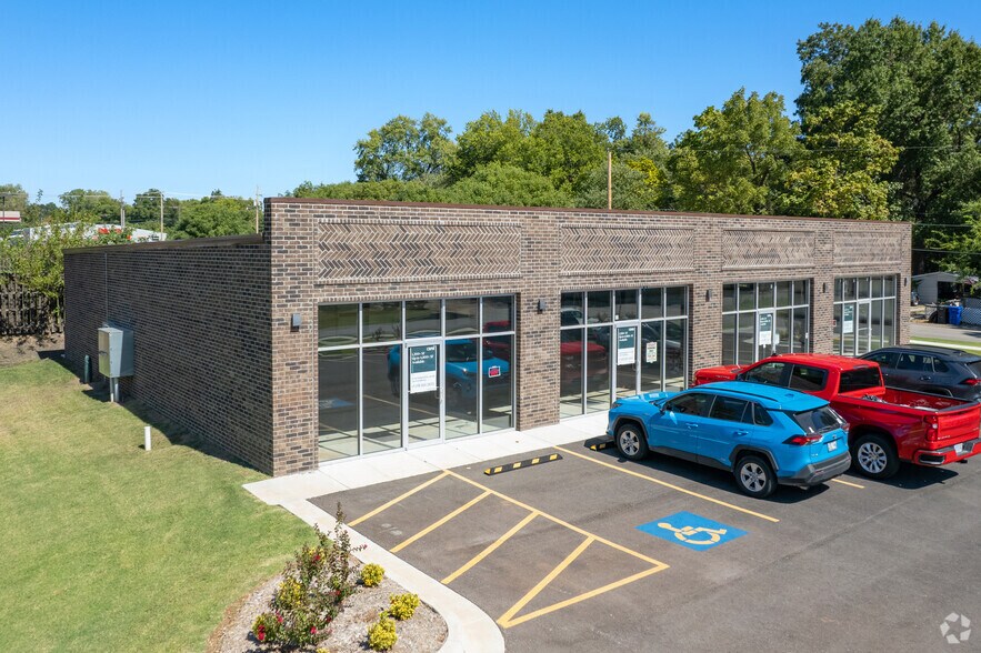 504 W Iola St, Broken Arrow, OK à vendre - Photo du bâtiment - Image 3 de 5