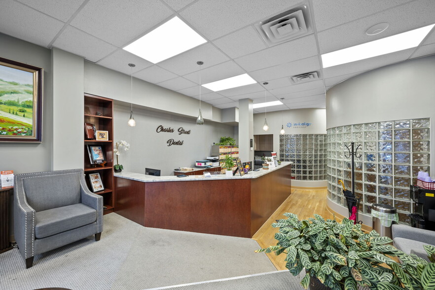 338 N Charles St, Baltimore, MD à vendre - Photo du bâtiment - Image 2 de 57