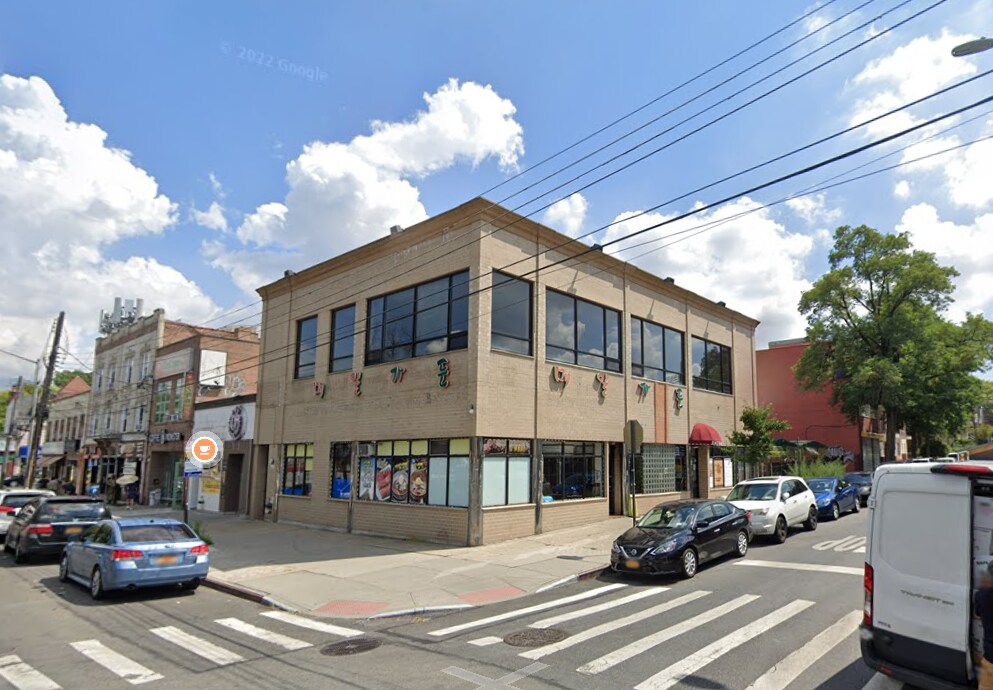 14932 41st Ave, Flushing, NY à louer Photo du bâtiment- Image 1 de 2