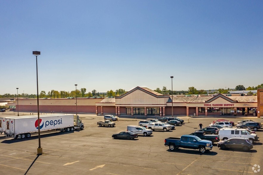 625-725 W Central Ave, Springboro, OH à louer - Photo du bâtiment - Image 2 de 8