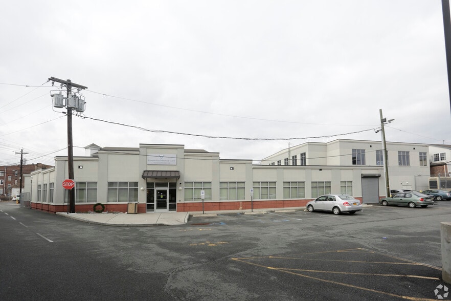 248 South St, Newark, NJ à louer - Photo du bâtiment - Image 1 de 1