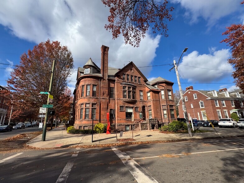 79 Trumbull St, New Haven, CT à vendre - Photo du bâtiment - Image 2 de 26