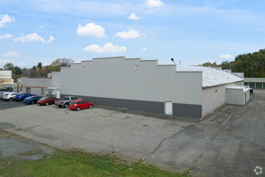 249 Wallins Corners Rd, Amsterdam, NY à vendre - Photo du bâtiment - Image 3 de 7