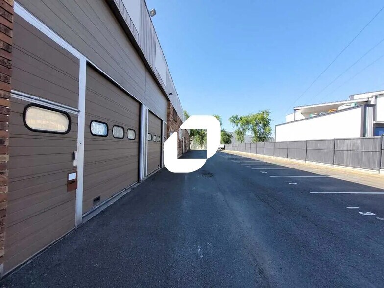 Flex dans Lisses à louer - Photo du bâtiment - Image 2 de 12