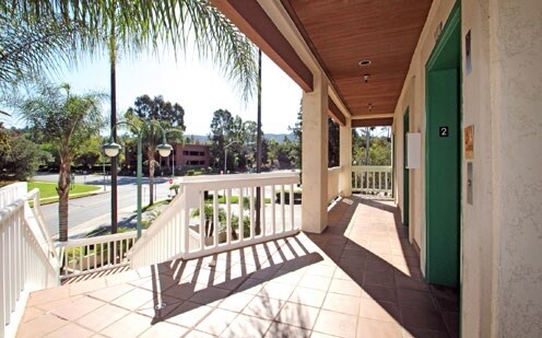 1270 E Garvey St, Covina, CA à louer - Photo du bâtiment - Image 2 de 4