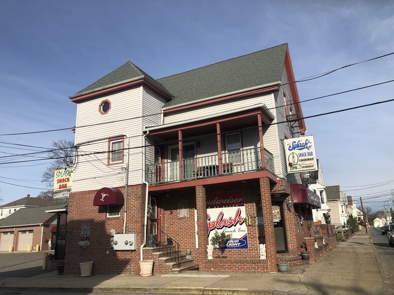 546 Lonsdale Ave, Central Falls, RI for sale - Primary Photo - Image 1 of 1