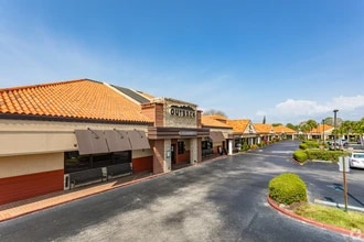 4910 Tamiami Trl N, Naples, FL for lease Interior Photo- Image 1 of 4