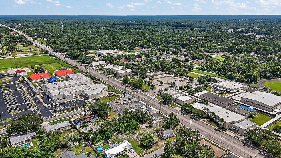 452 N Park Ave, Apopka, FL à vendre - Photo du bâtiment - Image 2 de 13