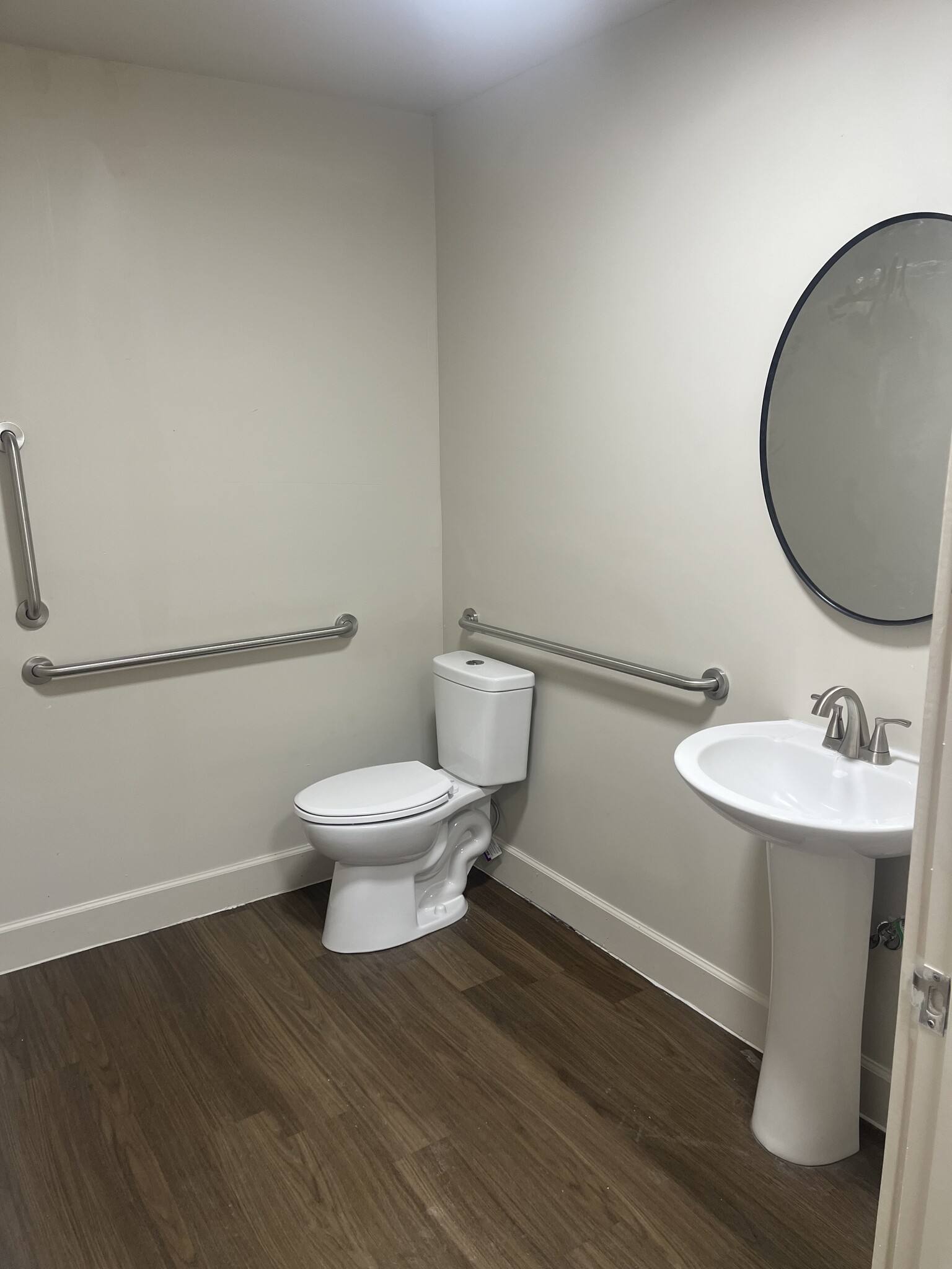 973-975 Mount Vernon Ave, Columbus, OH for lease Interior Photo- Image 1 of 5