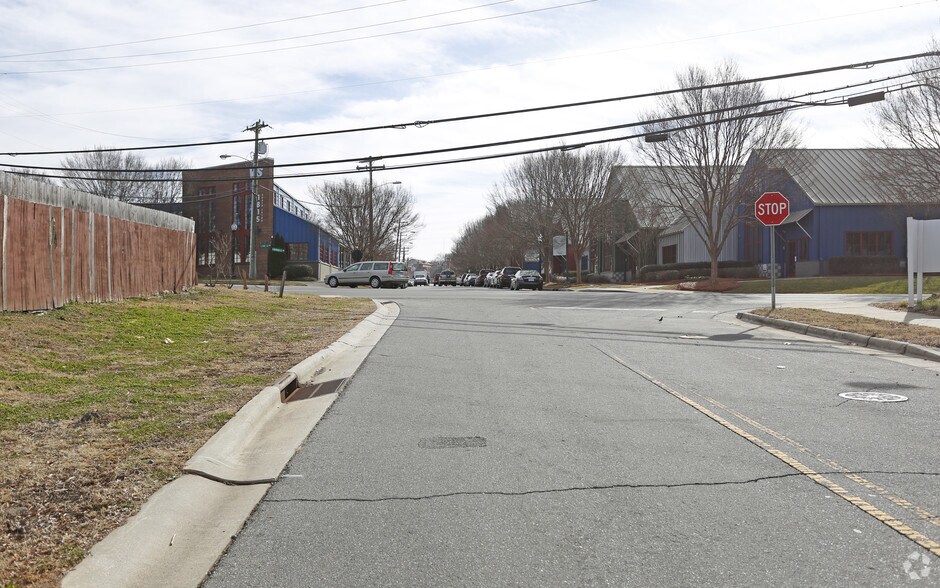 308 W Worthington Ave, Charlotte, NC à vendre - Photo du bâtiment - Image 2 de 2