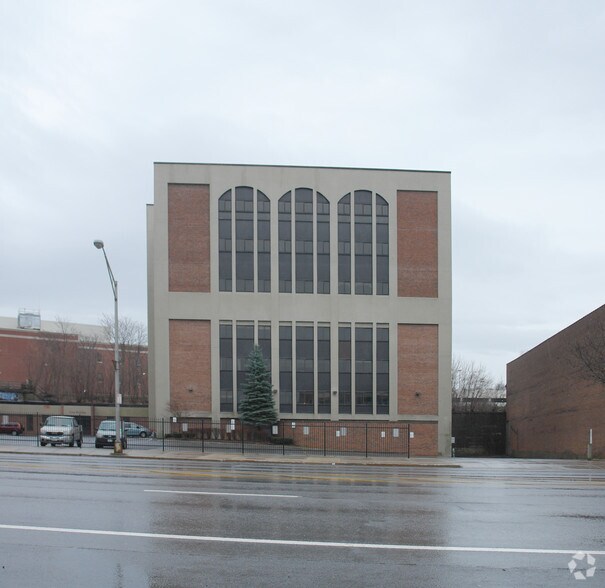 192 Erie Blvd, Schenectady, NY à vendre - Photo principale - Image 1 de 6