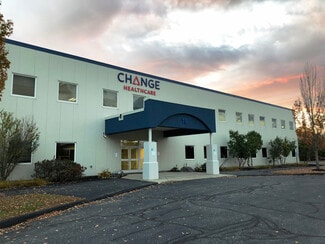 Plus de détails pour 19 Mollison Way, Lewiston, ME - Bureau à louer