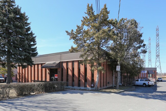 Plus de détails pour 926 Dillingham Rd, Pickering, ON - Industriel à vendre