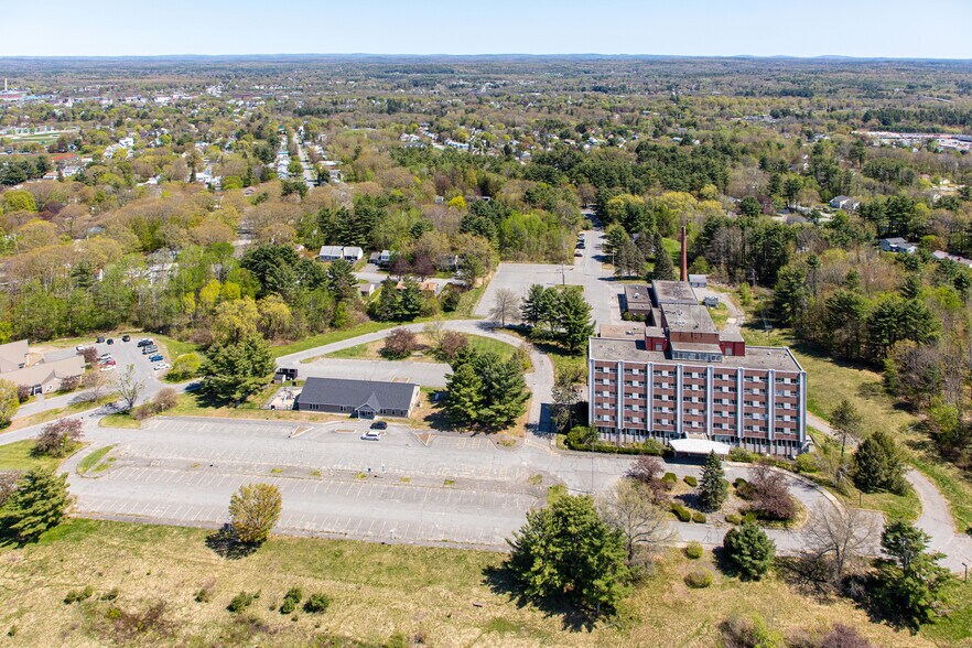 30 Chase Ave, Waterville, ME à vendre - Photo du bâtiment - Image 3 de 6