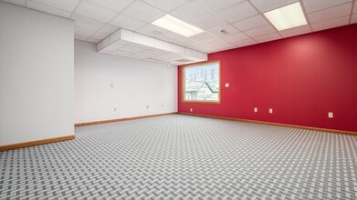 927 Wheeling Ave, Cambridge, OH for lease Interior Photo- Image 2 of 2