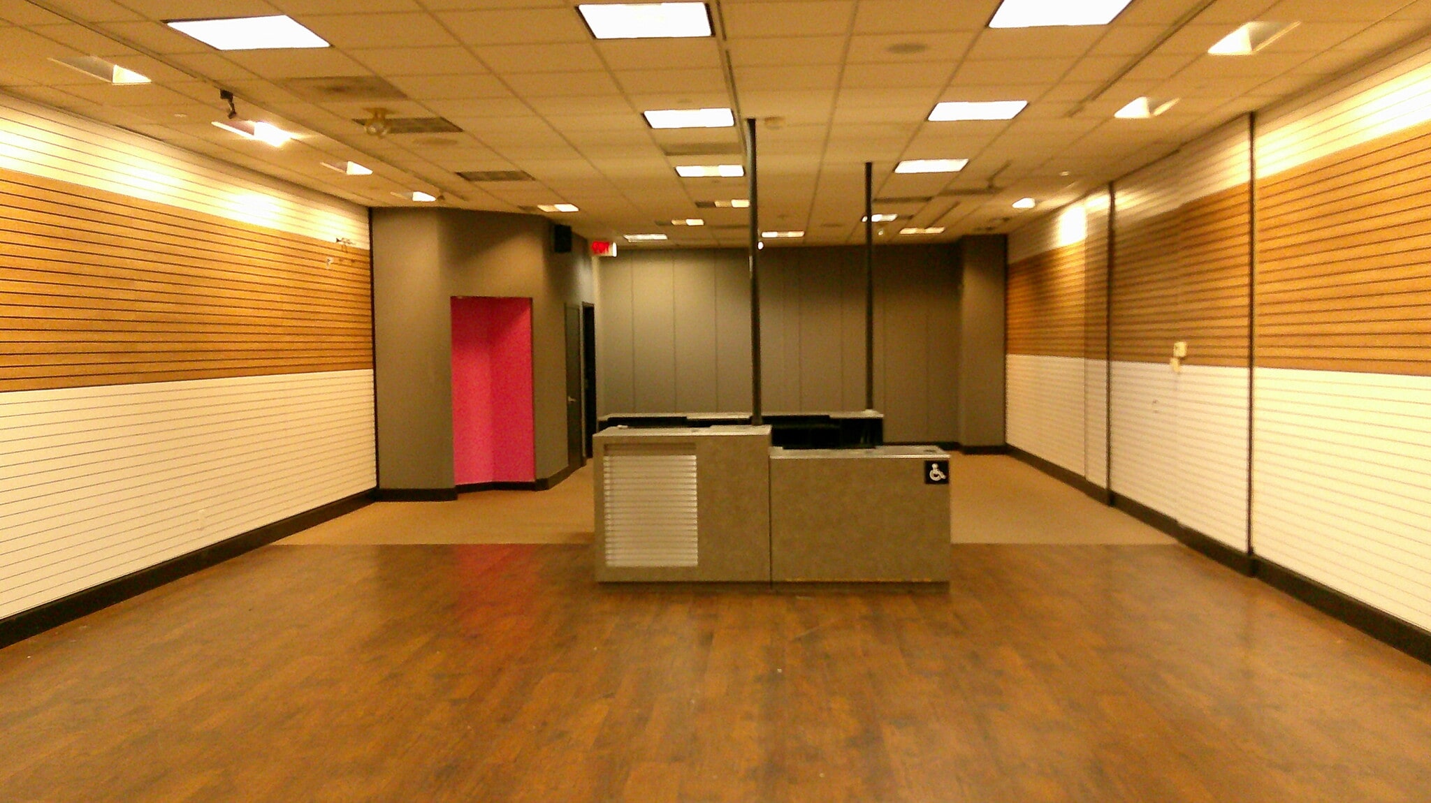 2086 Newpark Mall, Newark, CA à louer Photo intérieure- Image 1 de 1