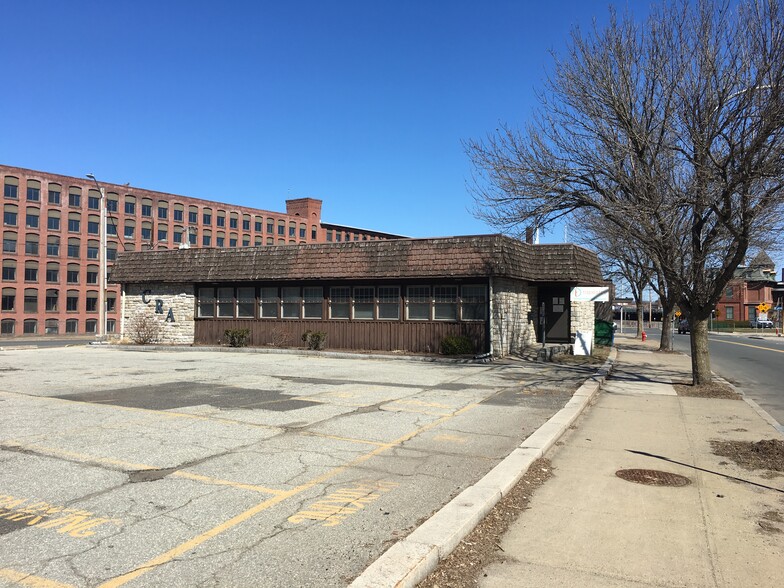 15 Main St, Holyoke, MA for sale - Building Photo - Image 1 of 1