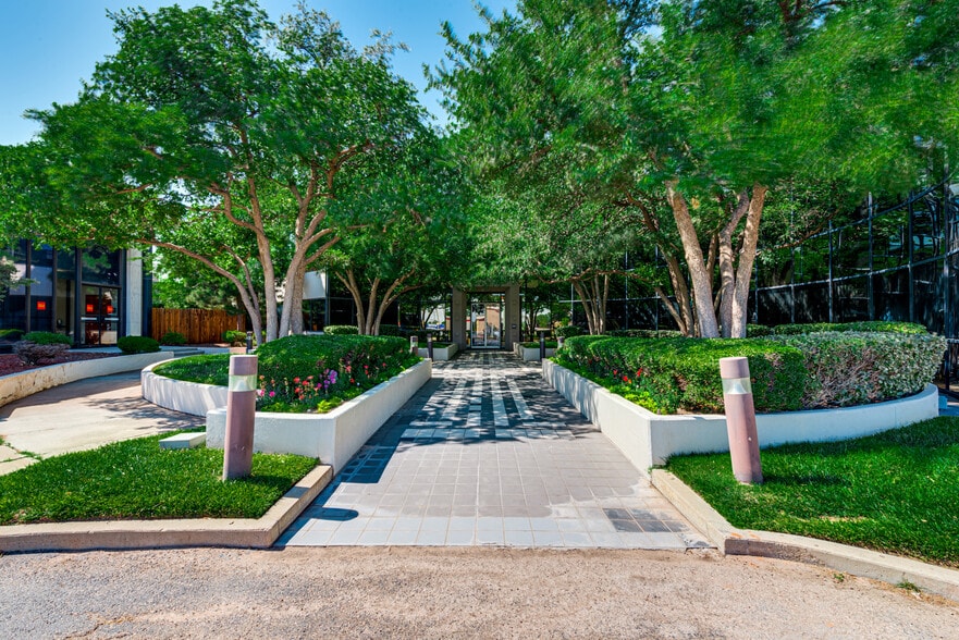 1030 Andrews Hwy, Midland, TX for lease - Building Photo - Image 2 of 11