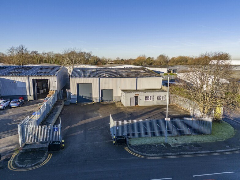 Ennis Clos, Manchester à louer - Photo du bâtiment - Image 2 de 18