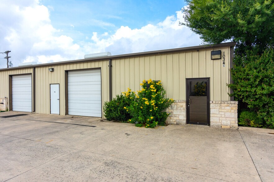 1034 Canyon Bend Dr, Dripping Springs, TX à vendre - Photo du bâtiment - Image 2 de 6