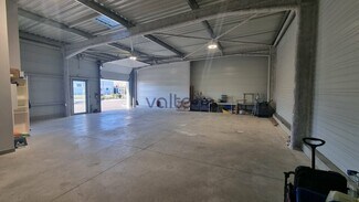 Plus de détails pour Local d'activités à louer
