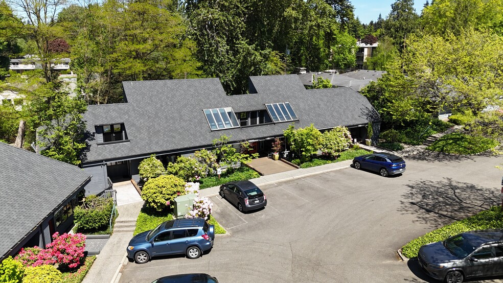 9750 NE 120th Pl, Kirkland, WA for sale - Building Photo - Image 1 of 4