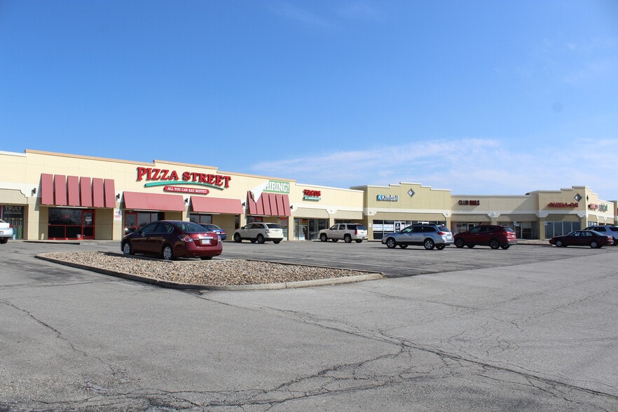507-579 SE Melody Ln, Lee's Summit, MO for lease - Building Photo - Image 3 of 9