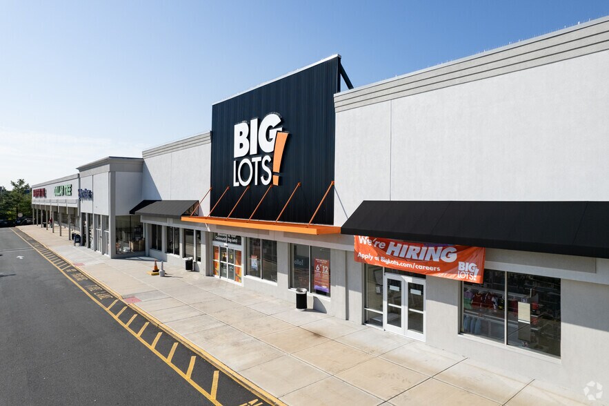 275 Rt-18, East Brunswick, NJ à louer - Photo du bâtiment - Image 2 de 5