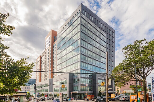 Plus de détails pour 38-08 Union St, Flushing, NY - Commerce de détail à louer