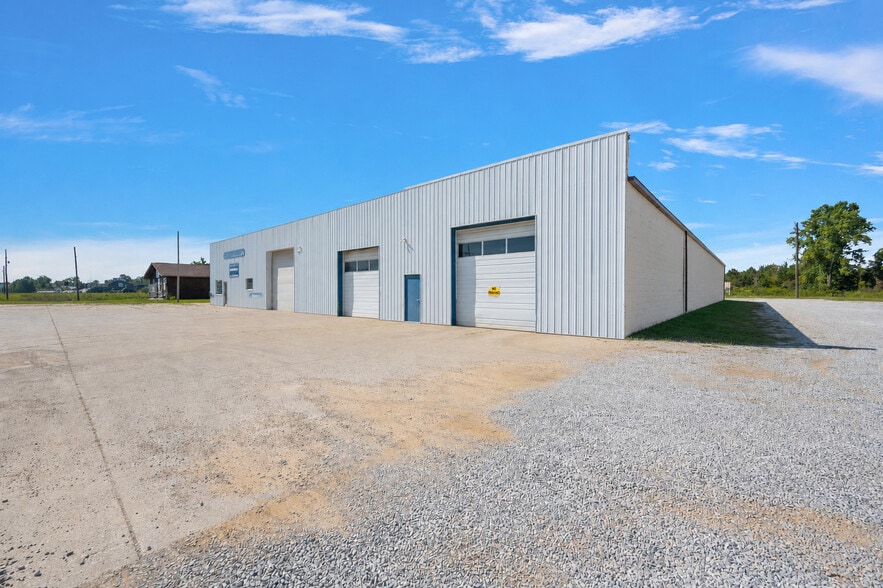 2025 N Lapeer Rd, Lapeer, MI for lease - Building Photo - Image 3 of 25