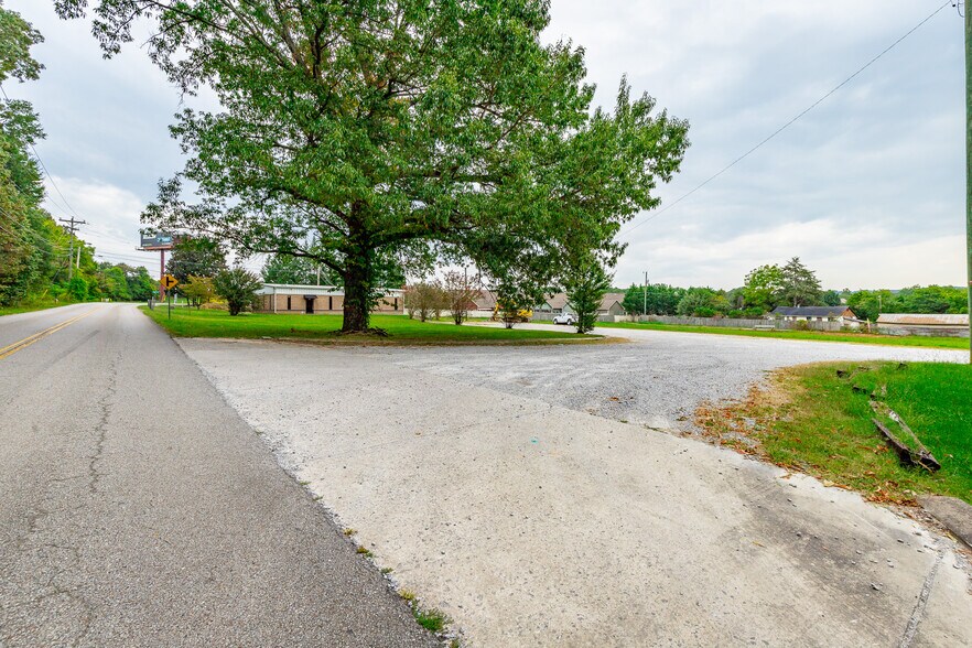 4913 Adams Rd, Hixson, TN à louer - Photo du bâtiment - Image 2 de 4