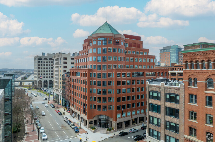 745 Atlantic Ave, Boston, MA à louer - Photo du bâtiment - Image 2 de 4