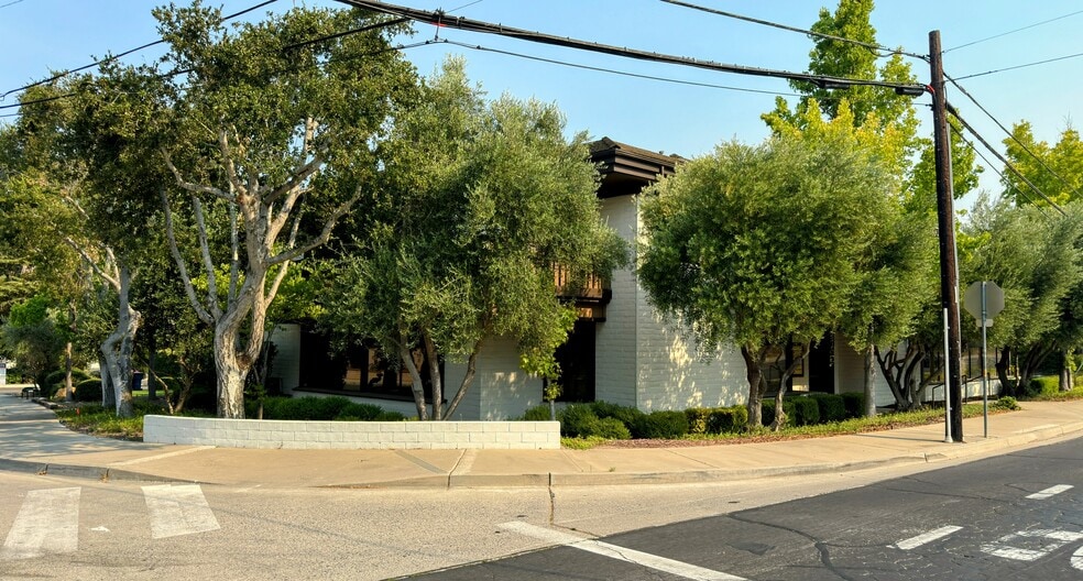 684-690 Alamo Pintado Rd, Solvang, CA for lease - Building Photo - Image 2 of 5