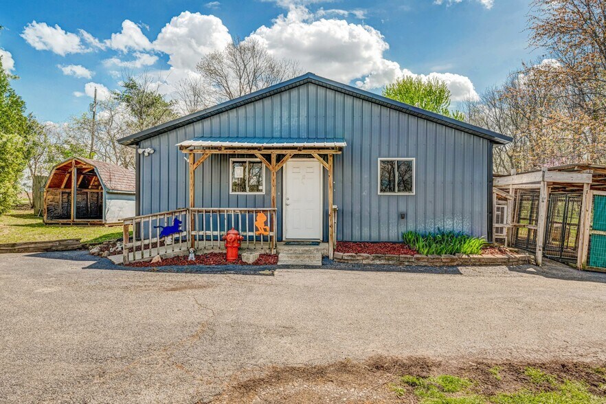 1344 E 500 N, Albion, IN à vendre - Photo du bâtiment - Image 2 de 24